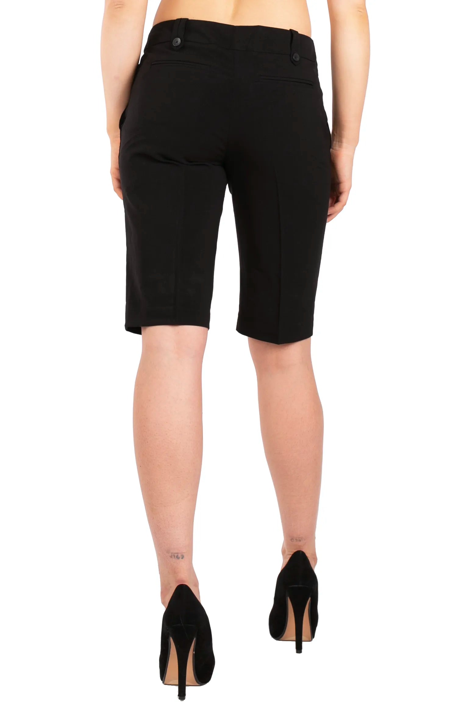 Mid-rise Straight-leg Capris.